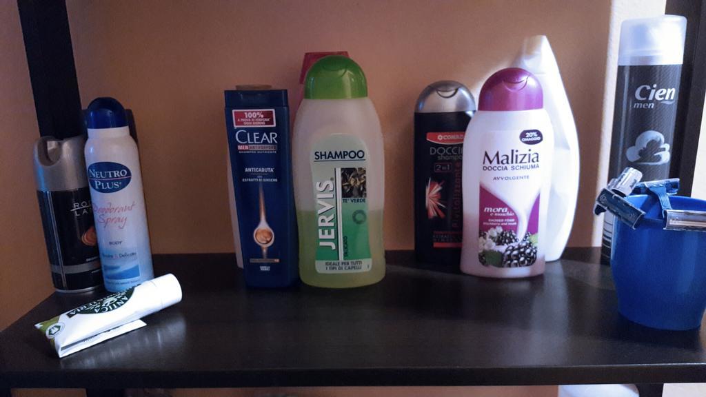 Stazione Centrale Bed & Breakfast Bologna Bagian luar foto