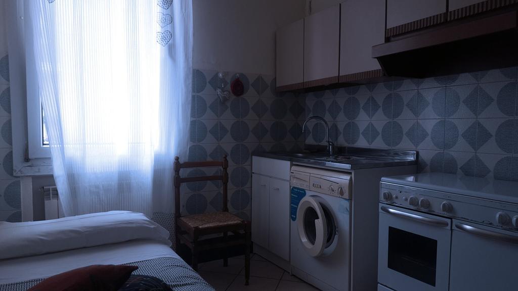 Stazione Centrale Bed & Breakfast Bologna Bagian luar foto
