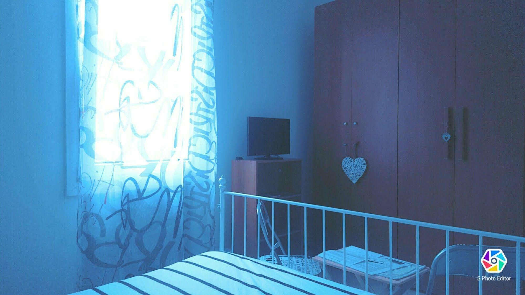 Stazione Centrale Bed & Breakfast Bologna Bagian luar foto