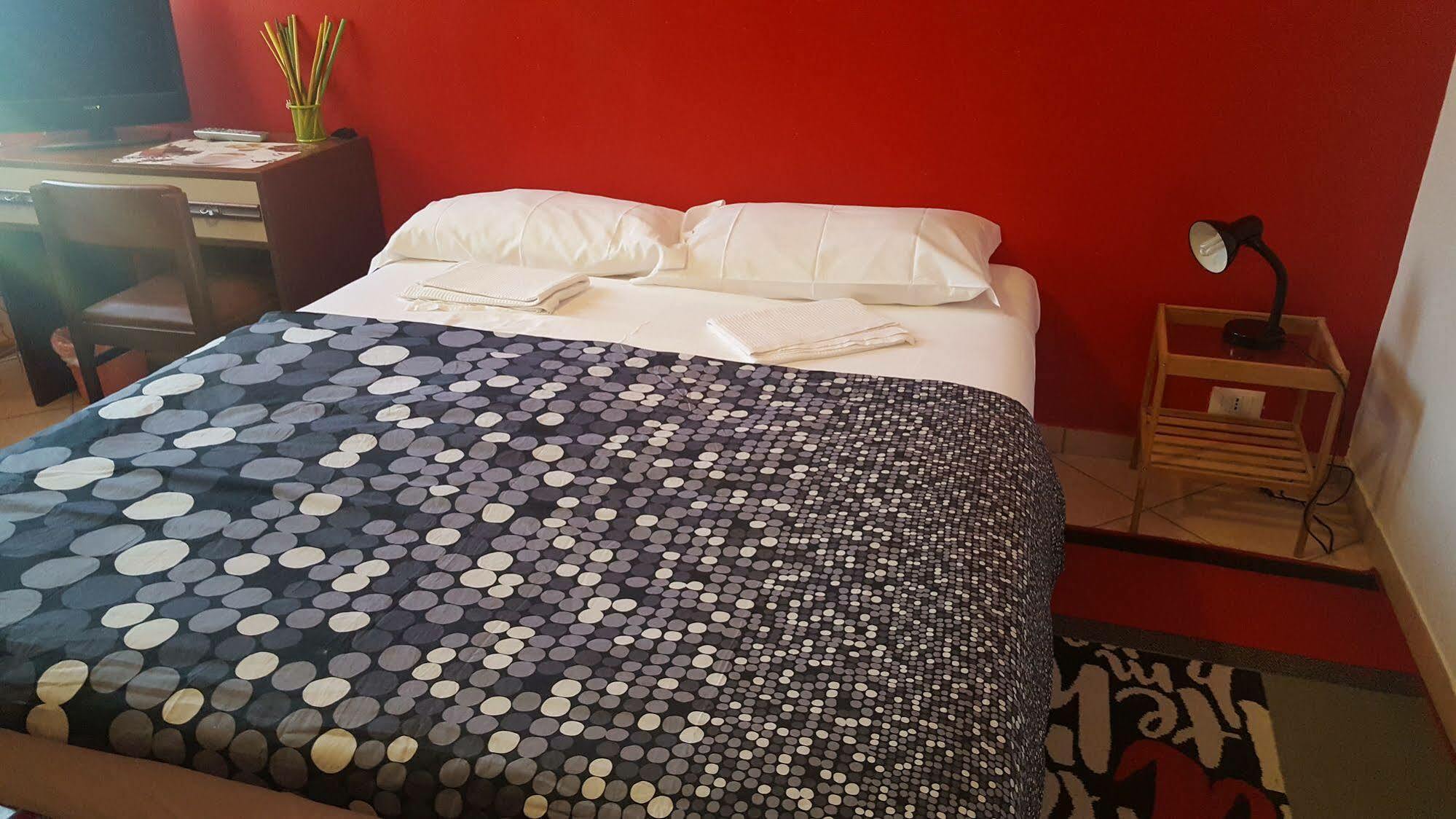 Stazione Centrale Bed & Breakfast Bologna Bagian luar foto