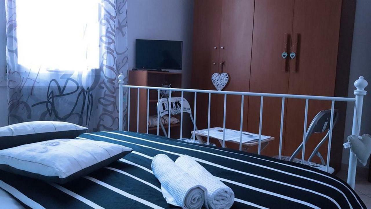 Stazione Centrale Bed & Breakfast Bologna Bagian luar foto