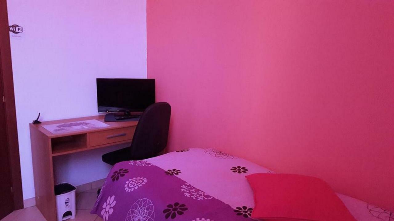 Stazione Centrale Bed & Breakfast Bologna Bagian luar foto