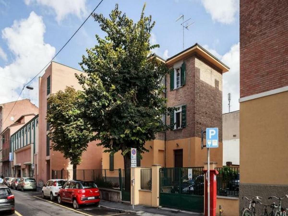 Stazione Centrale Bed & Breakfast Bologna Bagian luar foto